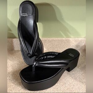 Jeffrey Campbell Luau Platform Flip Flop - Black 9.5 NWT